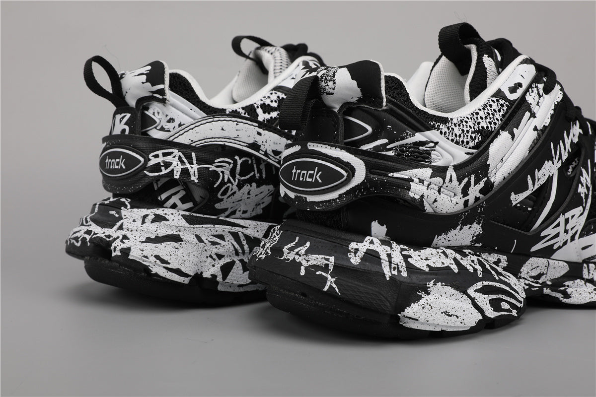 BLCG 2030-34 Black & White Graffiti